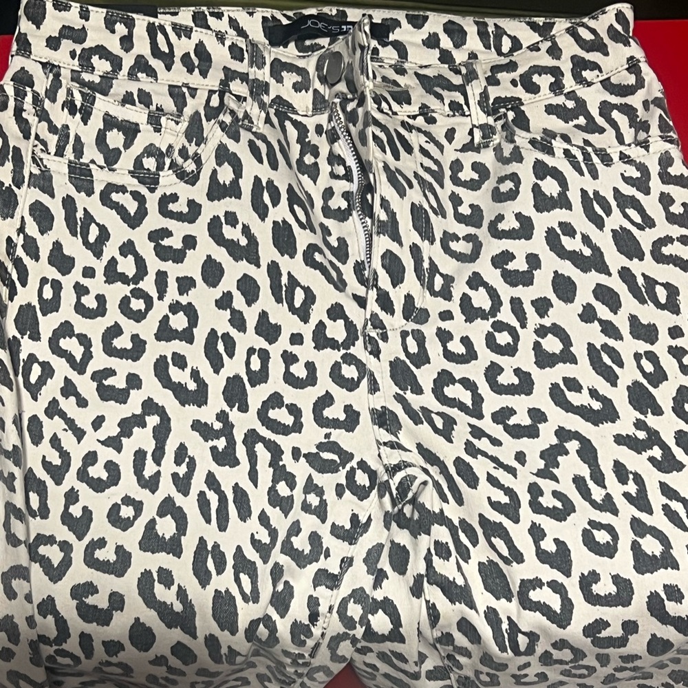 Brand new leopard, print Joe jeans .